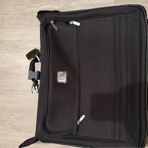 Reaction Kenneth Cole Black Travel Bag